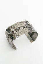 Load image into Gallery viewer, Wide Twisted Wire Stamped Cuff
