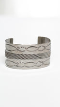 Load image into Gallery viewer, Wide Twisted Wire Stamped Cuff
