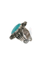 Load image into Gallery viewer, Benny Ramone Statement Ring | Size 6.5
