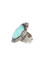 Load image into Gallery viewer, Benny Ramone Statement Ring | Size 10.5
