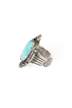 Load image into Gallery viewer, Benny Ramone Statement Ring | Size 8
